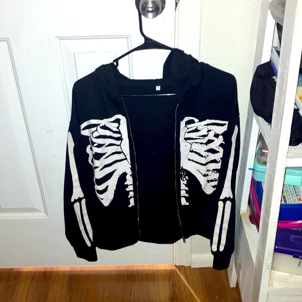 Skeleton zip up with hoodie